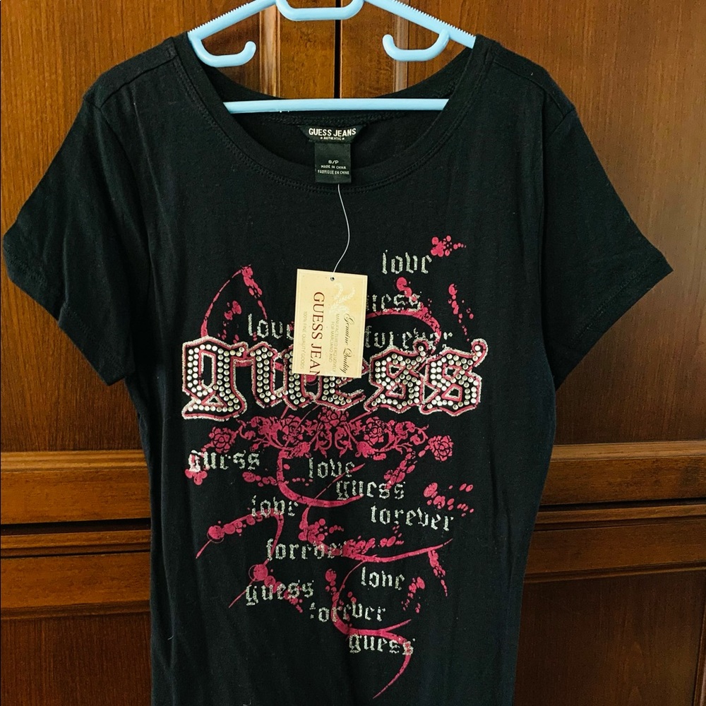 Guess black cotton t-shirt sparkling dark pink logo letters on front US Small